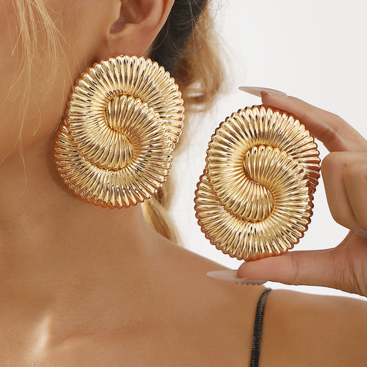 Orecchini a Cerchio Geometrici Grandi da Donna in Metallo con Textura Ondulata Intrecciata e Finitura Galvanica