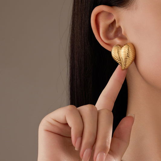 Fashionable Minimalist Stainless Steel Heart-Shaped Earrings with Plated Finish for Women