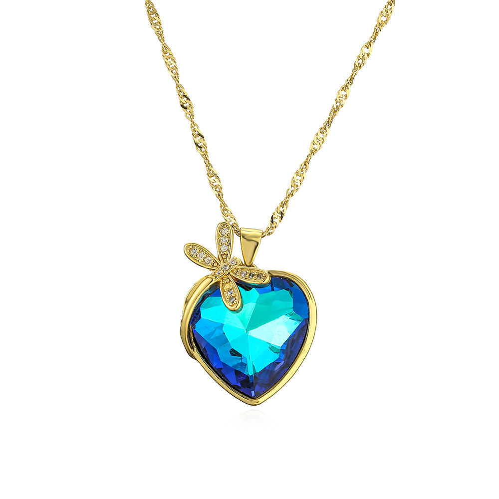 Collana da donna a forma di farfalla e cuore, minimalista, in rame placcato oro 18 carati con intarsi in zirconi