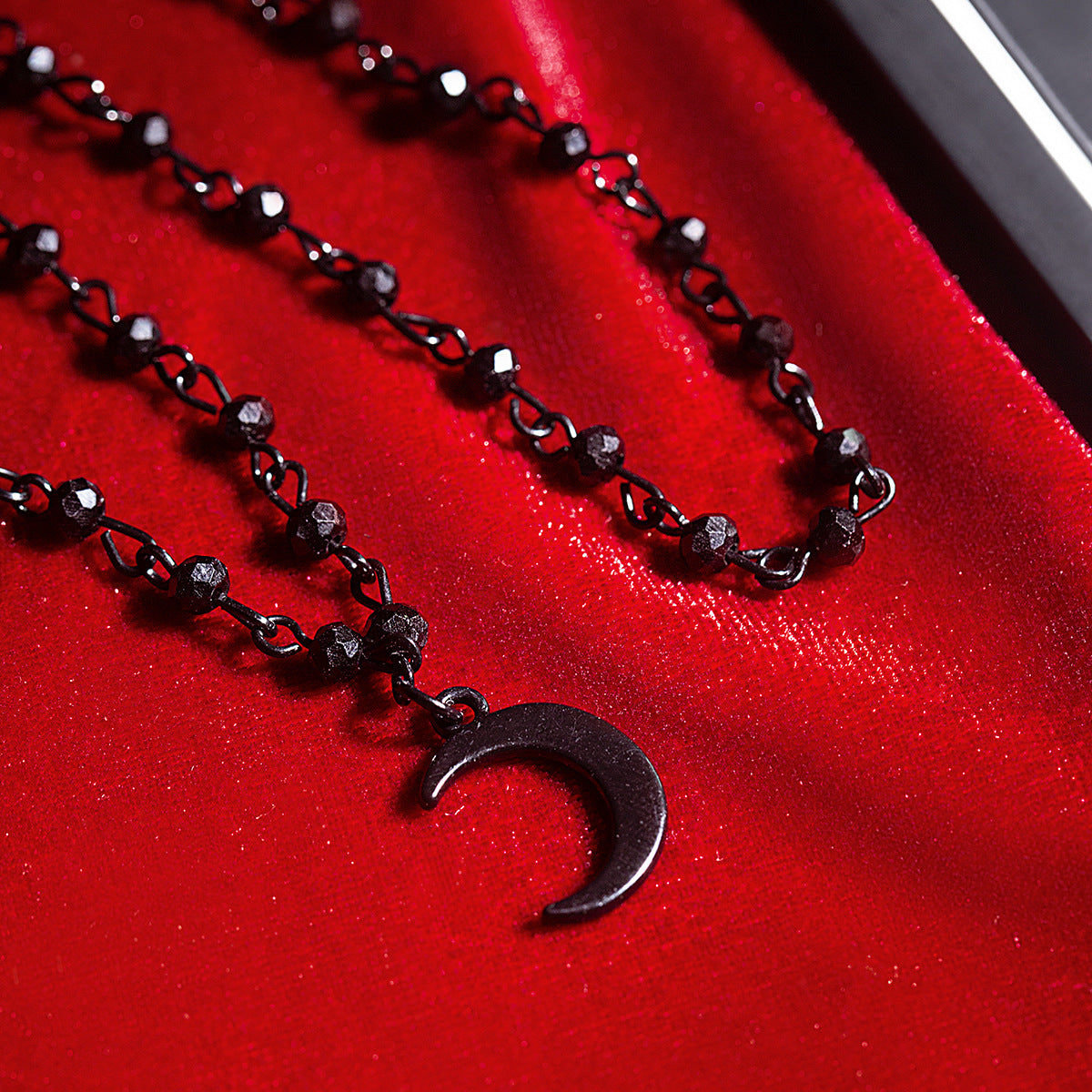 Minimalist Edgy Clavicle Necklace with Tassel Pendant, Black Cross and Star-Shaped Alloy Discs on Painted Chain