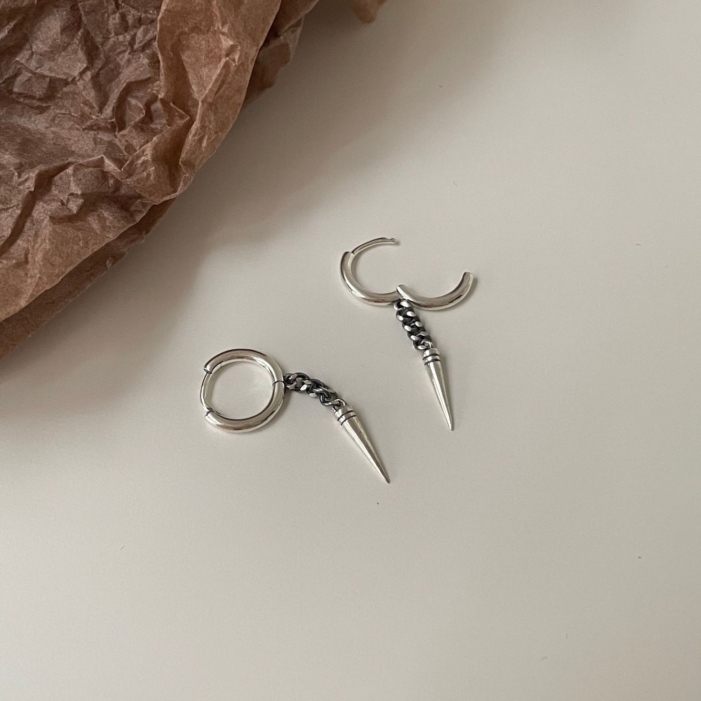 Pendientes de remache largos de plata de ley 925 con forma de estrella minimalista vintage para mujer con acabado artesanal