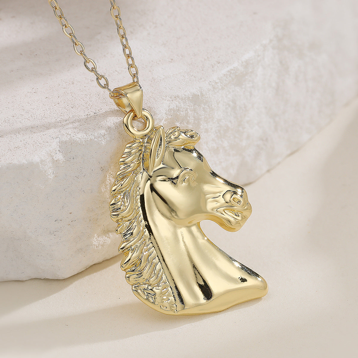 Minimalist Hip-hop 18K Gold Plated Brass Geometric Horse Pendant Necklace for Women
