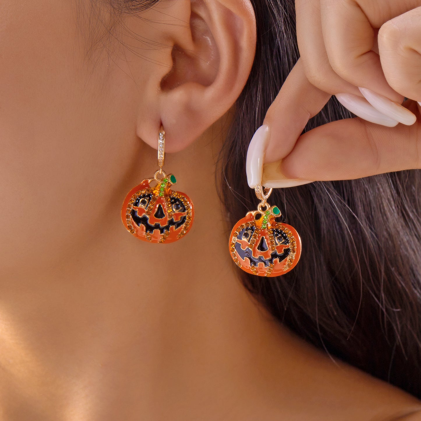 Orecchini da donna con motivi geometrici a zucca, fantasma e ragno, a tema Halloween, con intarsio di strass in lega con finitura placcata