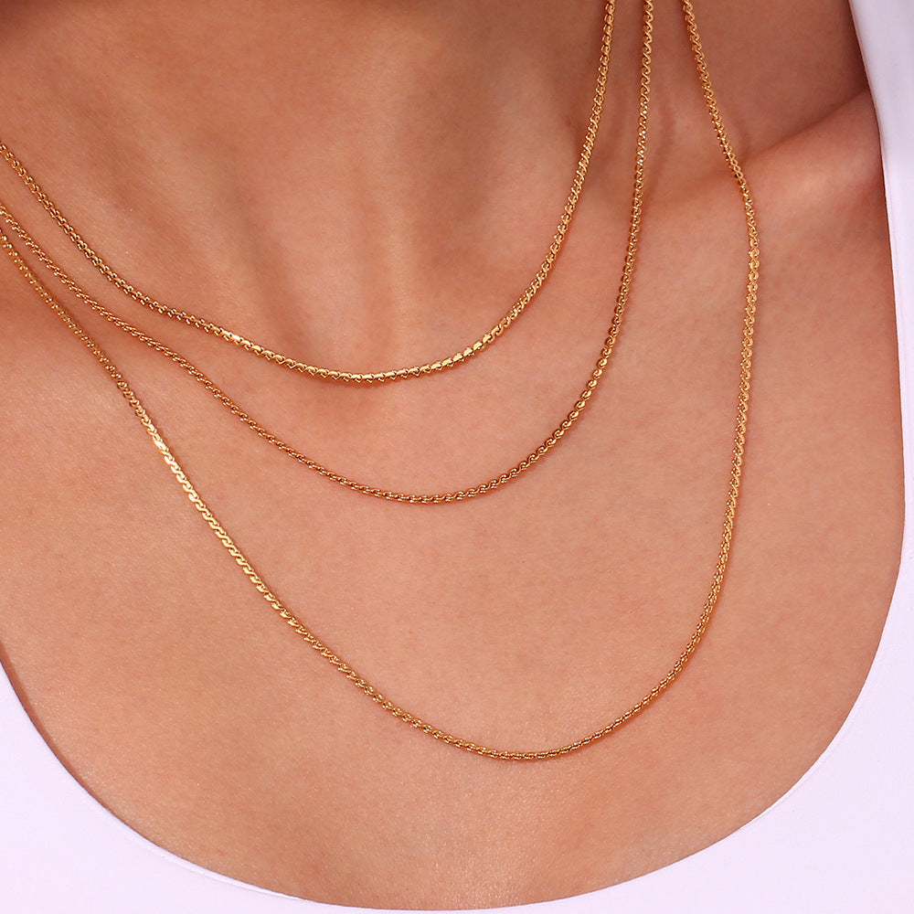 Conjunto de collar de acero de titanio geométrico minimalista con cadena de acero inoxidable bañada en oro de 18K para mujer