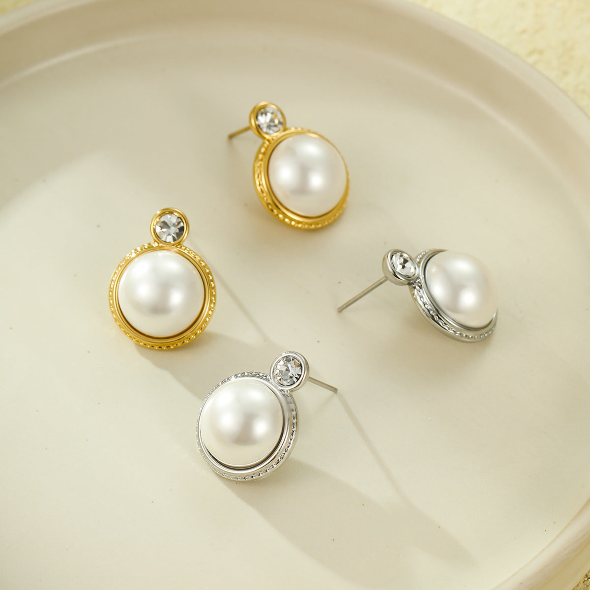 Pendientes de perla redondos geométricos estilo vintage en acero inoxidable con baño de oro para mujer
