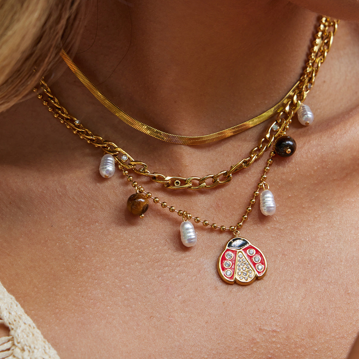 Set Collana con Ciondolo Coccinella alla Moda in Acciaio Inossidabile con Finitura Placcata da Donna Include Orecchini Bracciale e Collana