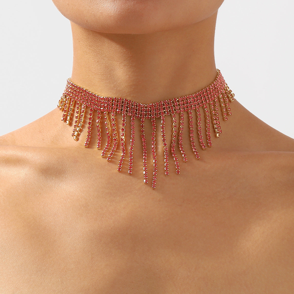 Collar con Colgante Geométrico Dulce y Atrevido en Aleación con Acabado Chapado para Mujer, Cadena de Clavícula con Acentos Completos de Diamantes de Imitación
