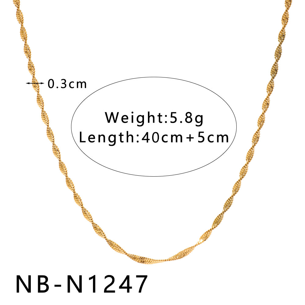 Collana con pendente geometrico minimalista da donna con design a intaglio, catena in acciaio inossidabile e finitura placcata sottovuoto in oro 18 carati