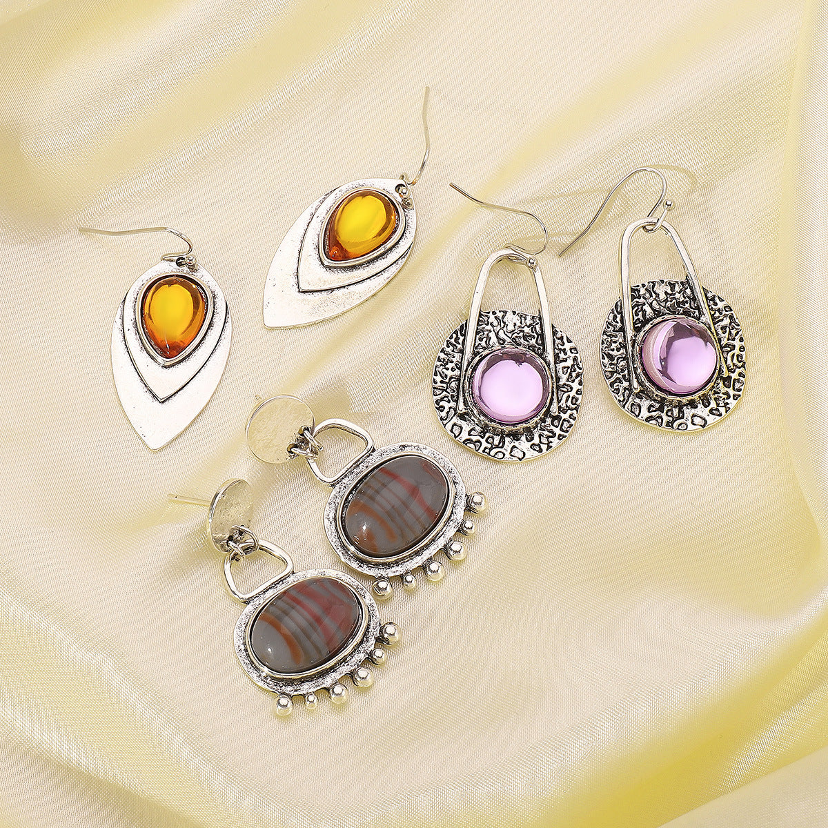 Aretes de mujer étnicos vintage geométricos en aleación con incrustaciones de piedra natural y acabado esmaltado
