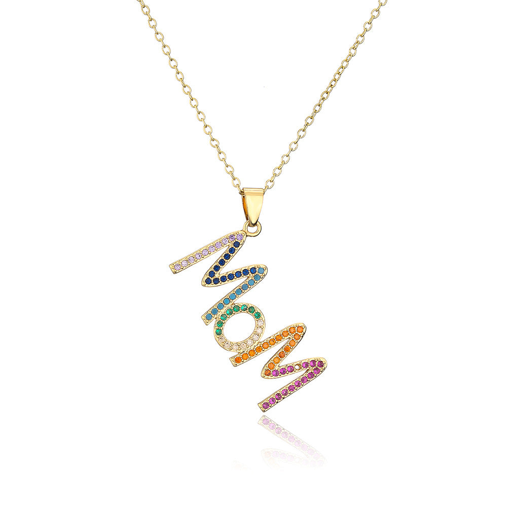 Collana con Pendente Geometrico Minimalista "MOM" da Donna in Rame Placcato Oro 18K con Zirconi Micro-Pavé