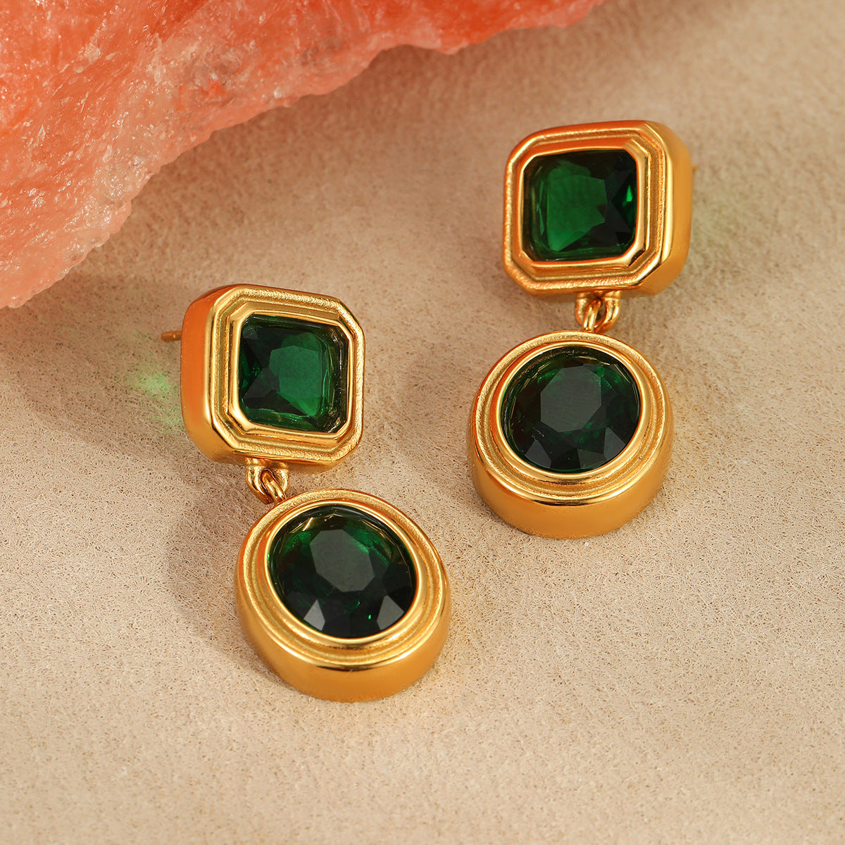 Orecchini geometrici quadrati con zircone verde vintage in acciaio inossidabile con finitura galvanica da donna