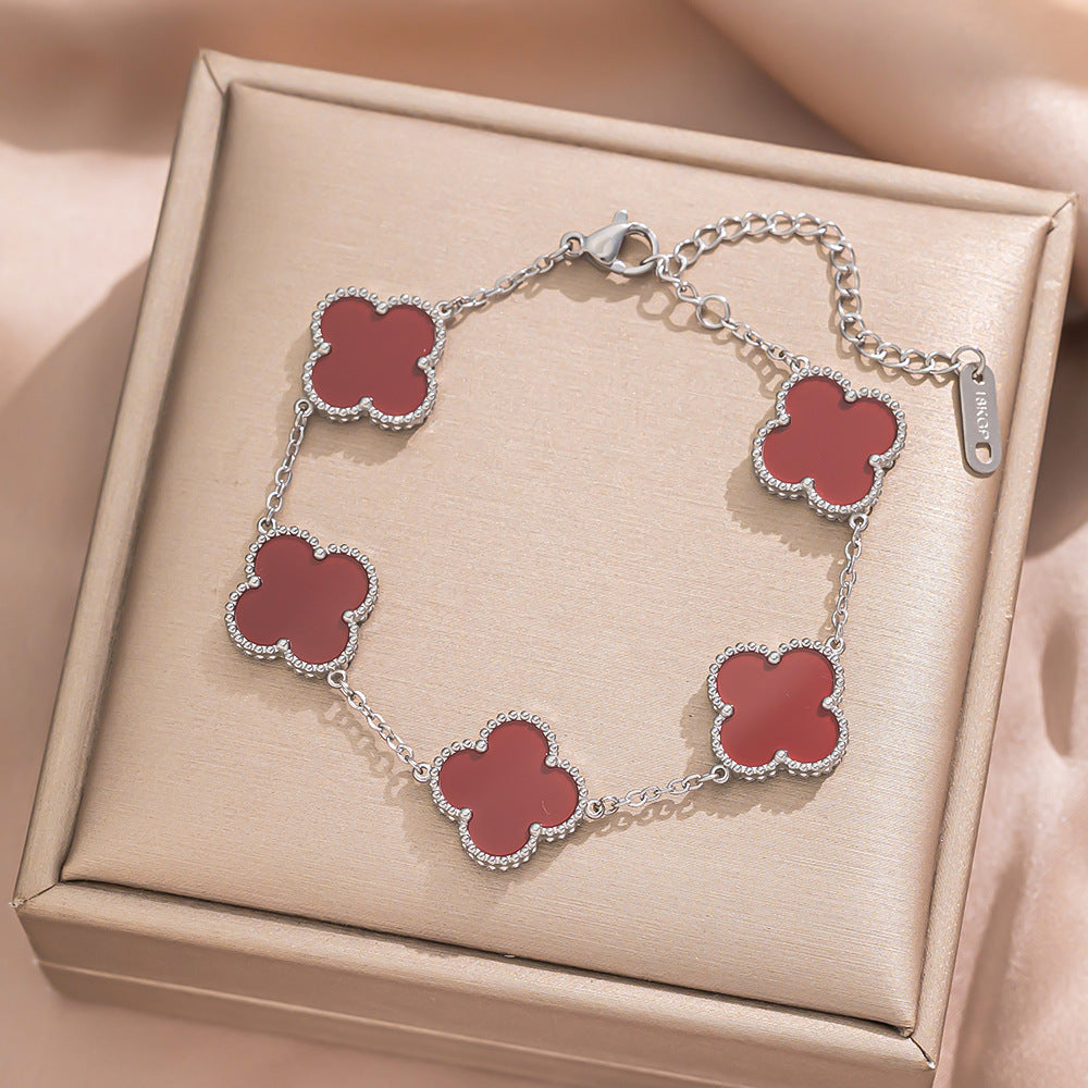 Set di collana, bracciale e orecchini in acciaio al titanio di lusso a forma di trifoglio con finitura placcata, catena a O, catena per clavicola e design ipoallergenico