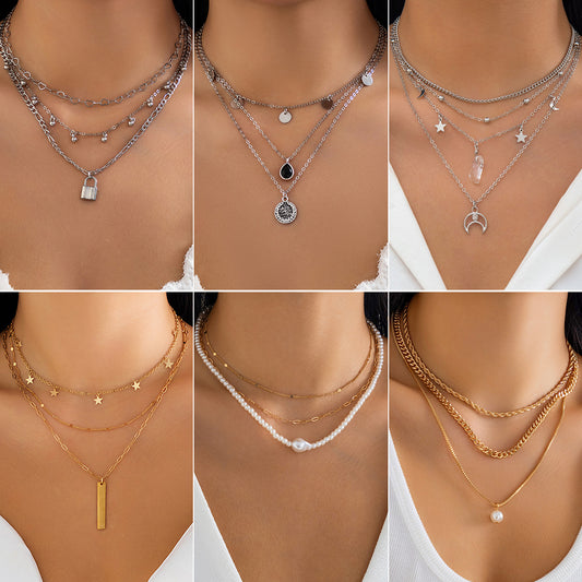 Collar Minimalista de Aleación con Corazón y Forma Geométrica para Mujer con Acabado Chapado y Diseño de Cadena Multicapa