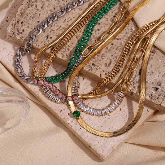 Elegante collar con colgante geométrico para mujer de acero inoxidable con baño de oro de 18 quilates y circonitas micropavé