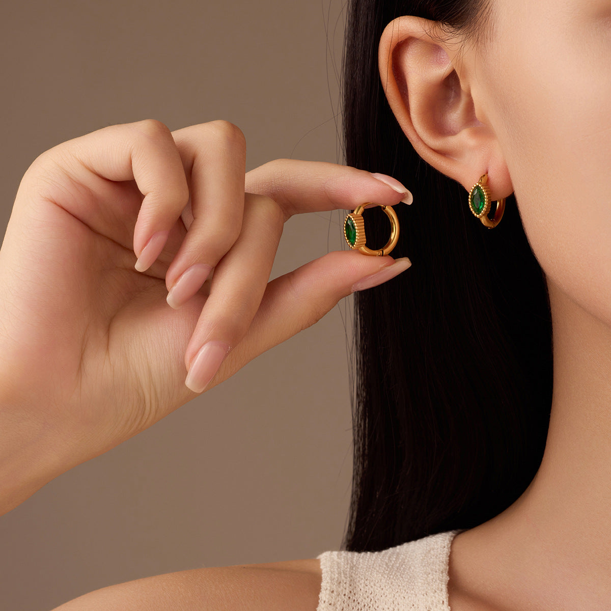 Orecchini geometrici in acciaio inossidabile con intarsio di zirconi per donna, placcati oro 18 carati, orecchini a perno alla moda minimalisti