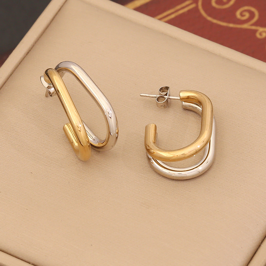 Fashionable Geometric Stainless Steel Stud Earrings with Plating Finish for Women