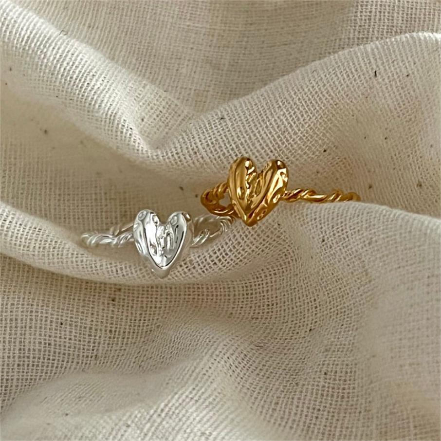 Anillo de plata de ley 925 con corazón irregular geométrico y minimalista para mujer