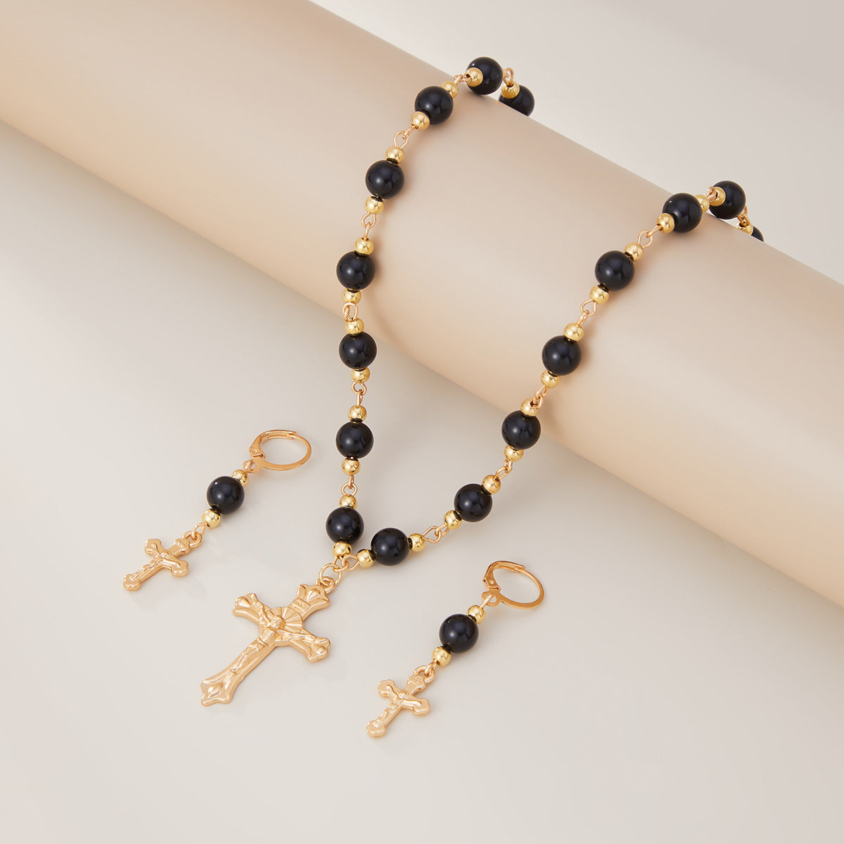 Gothic Dark Style Cross Pendant Necklace for Women with Geometric Beaded Chain and Electroplated Alloy Charm