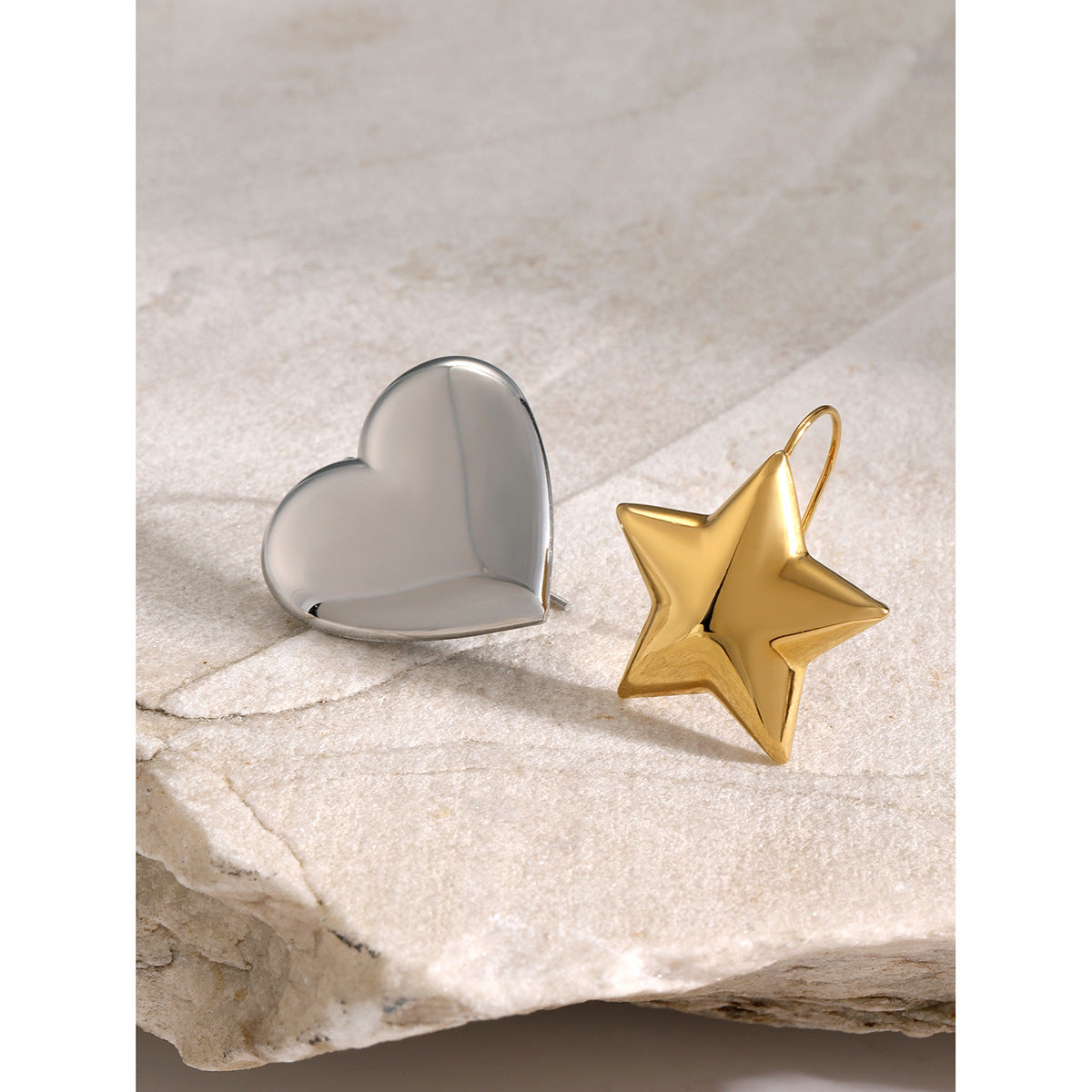 Anello aperto a cuore e stella bicolore oro e argento con design unico in stile Ins, placcato in oro 18 carati in acciaio inossidabile