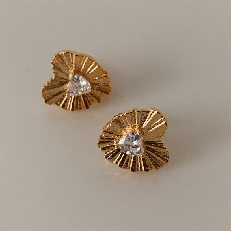 Minimalist Heart-Shaped 925 Sterling Silver Stud Earrings with Zircon Inlay and Folded Texture