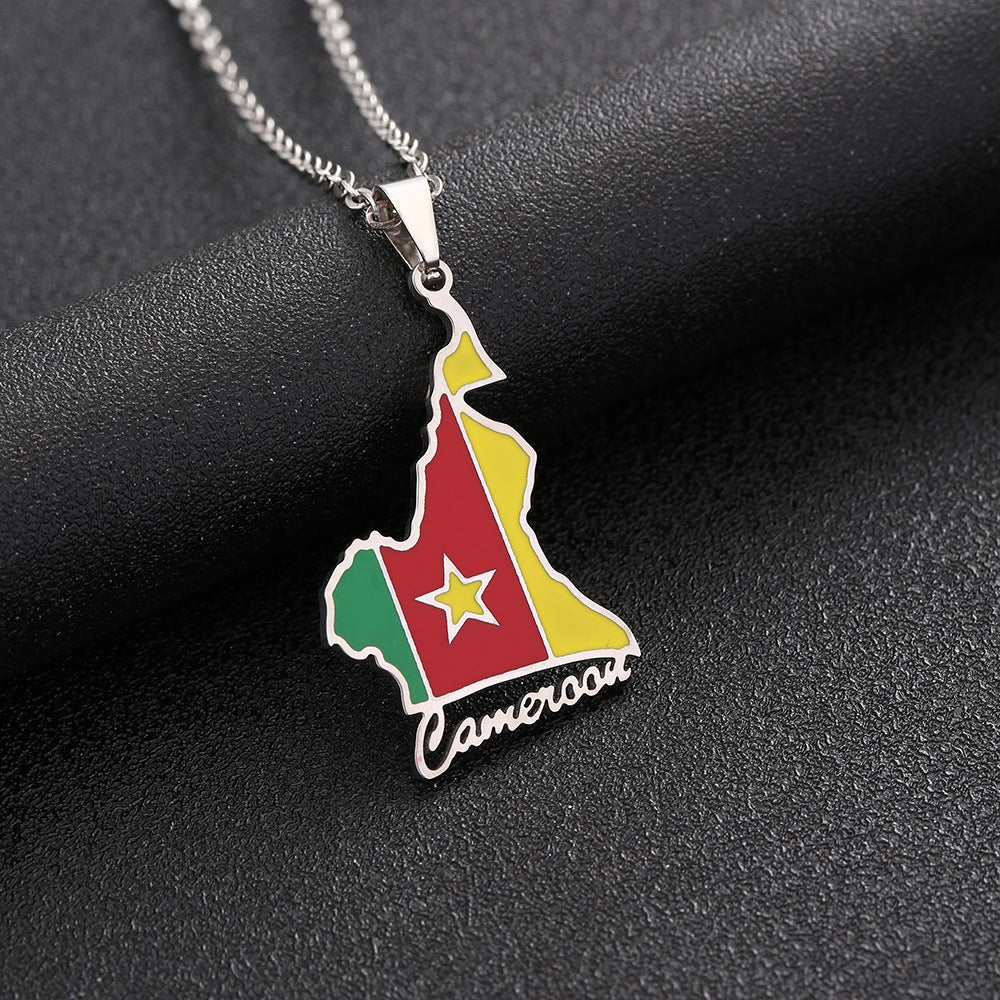 Collar con Colgante de Mapa de Camerún Geométrico de Estilo Étnico en Acero Inoxidable con Acabado Esmaltado para Uso Unisex