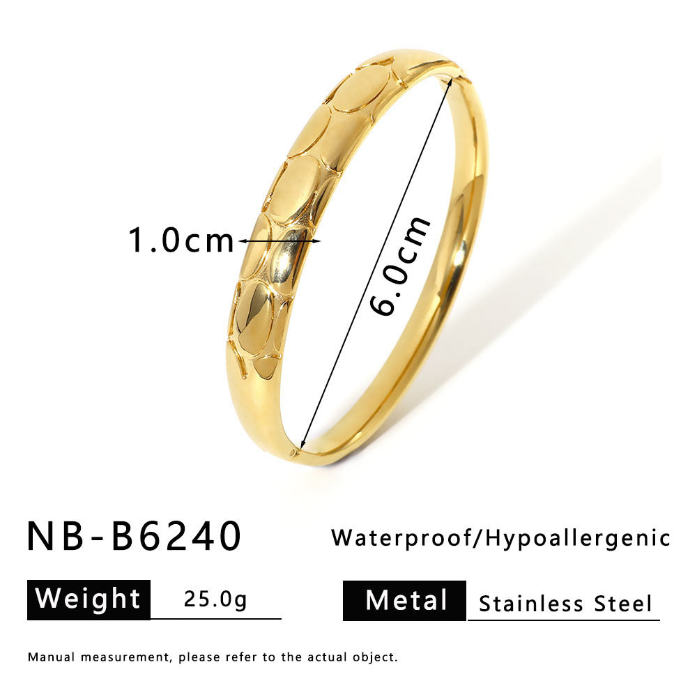 Minimalist INS Style Geometric Scale Pattern Rhinestone Inlaid White Abalone Titanium Steel Bracelet with 18K Gold Plating