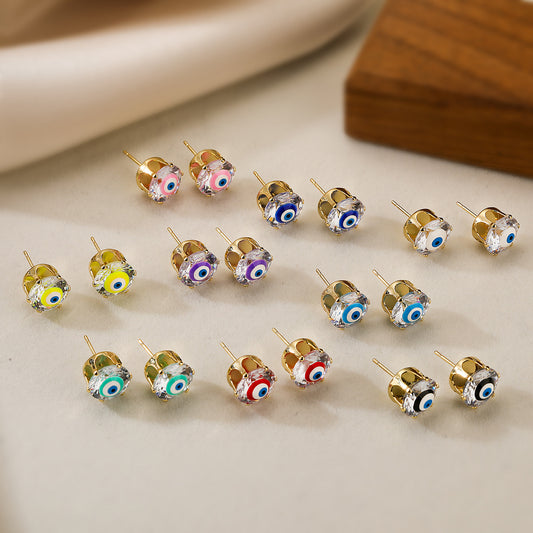 Pendientes de tuerca minimalistas de cobre chapado en oro con incrustaciones de circonita con diseño de ojo turco geométrico