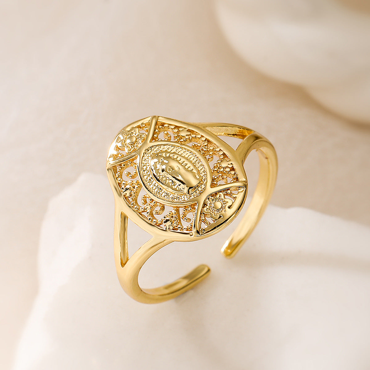 Anillo de Corazón Abierto Geométrico Minimalista para Mujer en Latón con Baño de Oro e Incrustación de Zirconia
