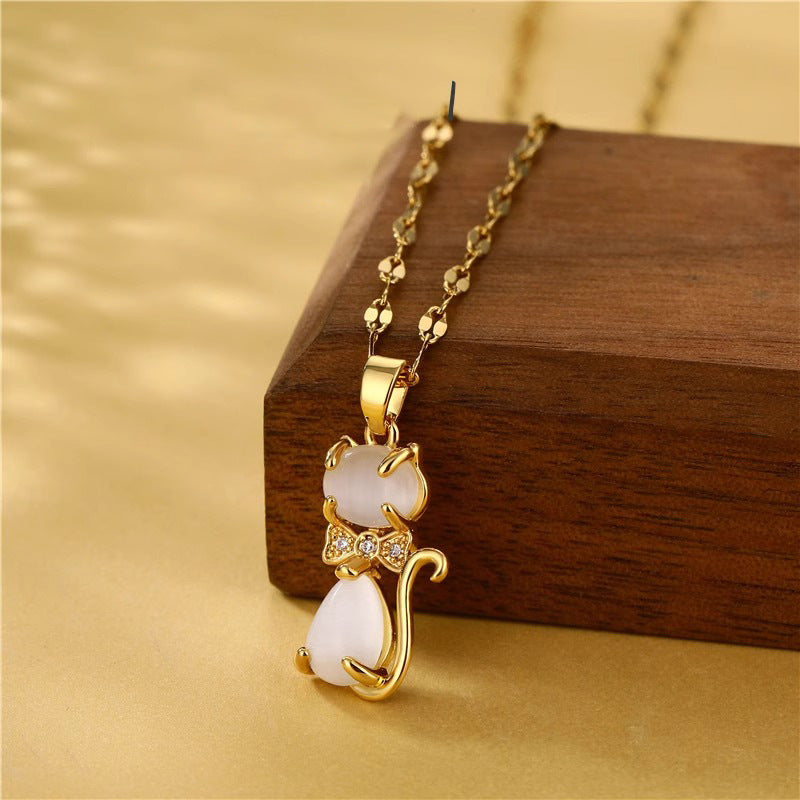 Collana minimalist in acciaio al titanio con ciondolo a gatto in stile francese, con charm in rame placcato oro su catena a maglie per donne e uomini