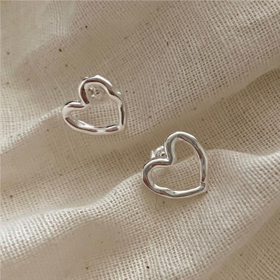 Pendientes Minimalistas de Corazón Hueco para Mujer en Plata de Ley 925 con Baño de Oro