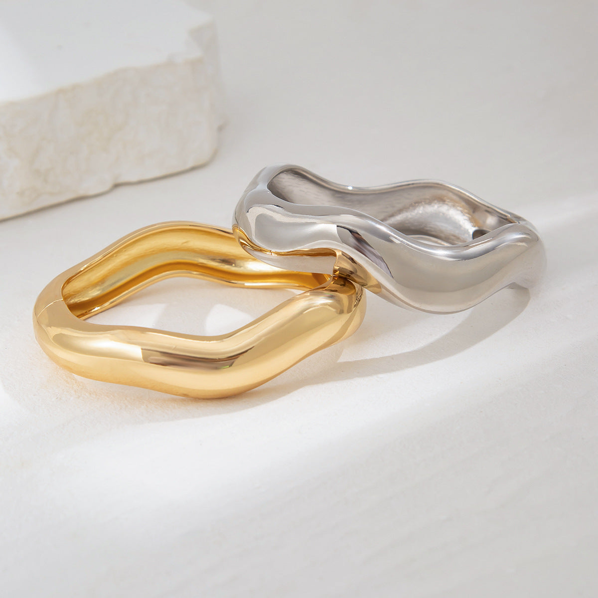 Luxury Plated Alloy Irregular Wave Spring Bangle Bracelet Set
