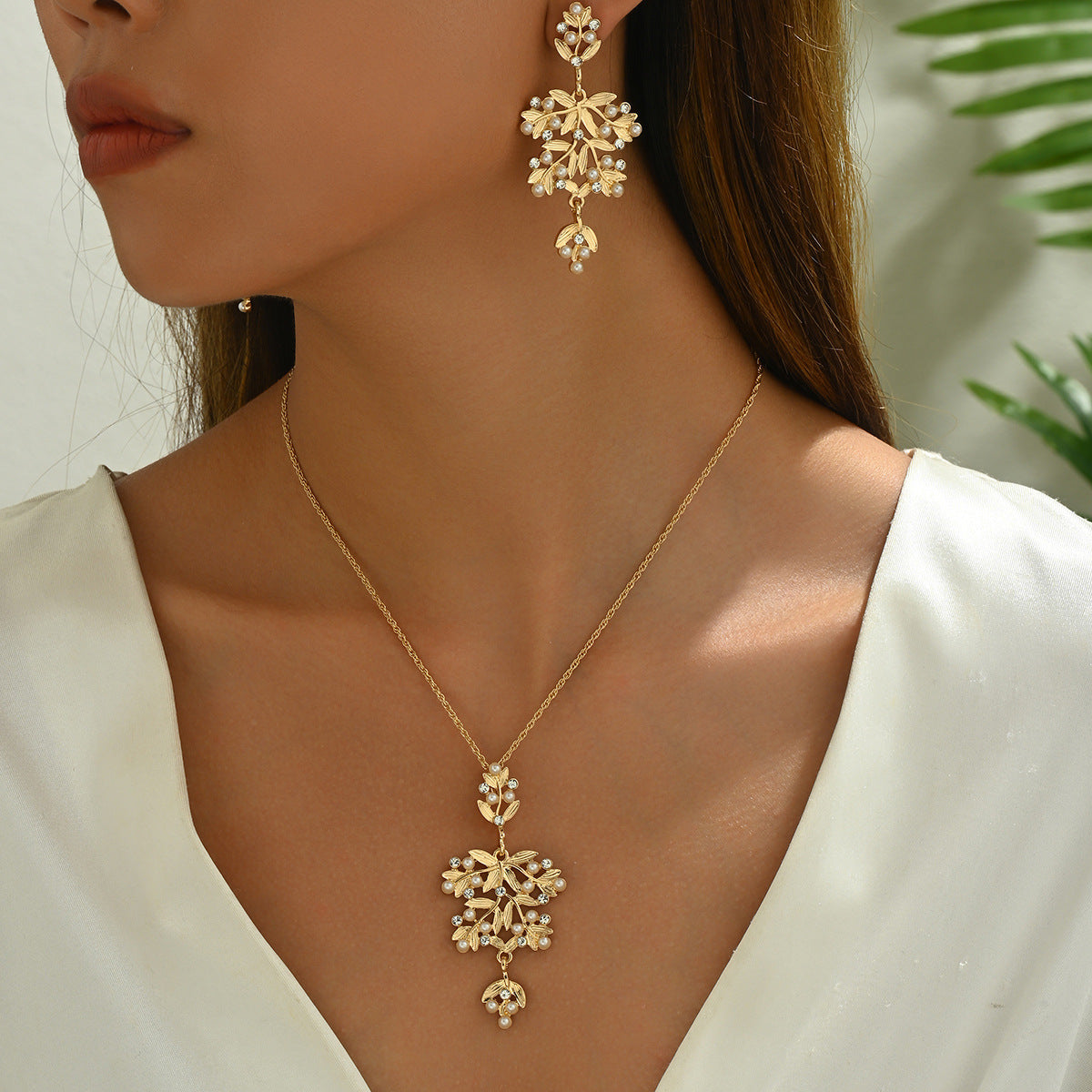 Juego de collar y aretes de cobre con diseño floral de rosa e incrustaciones de diamante para mujer