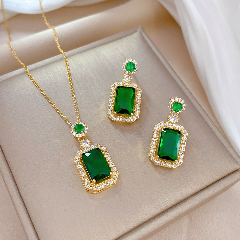 Parure di Orecchini e Collana in Rame Placcato con Zirconi Geometrici di Lusso