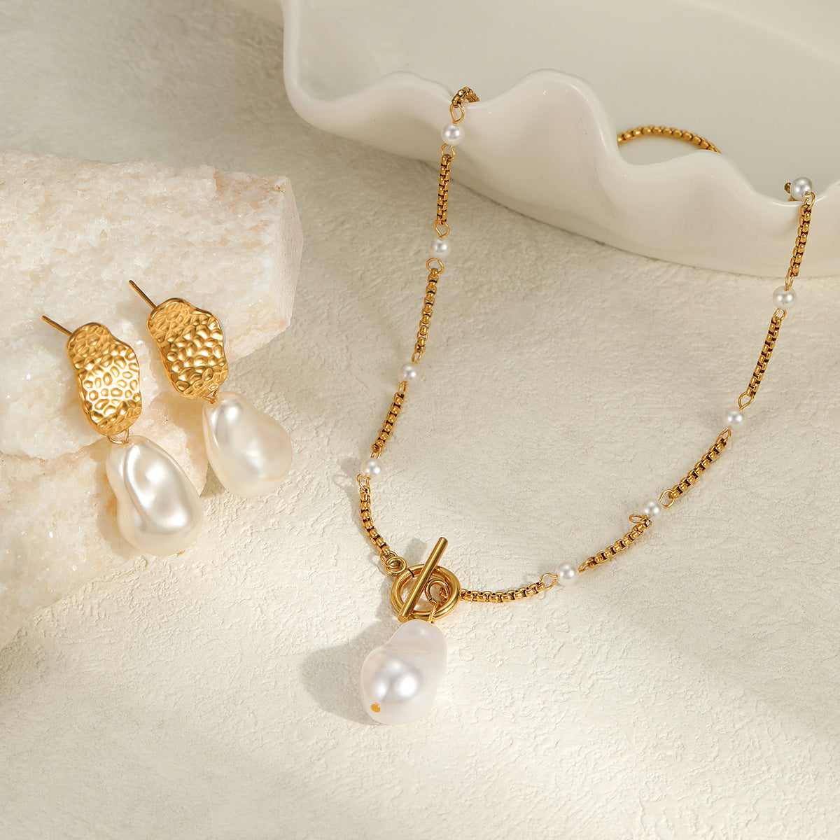 Vintage-Inspired Baroque Pearl Pendant Necklace Set with Geometric Stainless Steel Design and Electroplated Finish for Women
