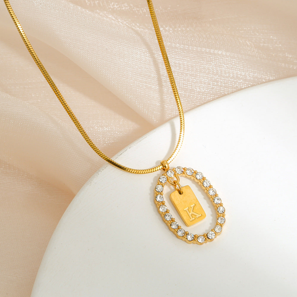 Collana da donna con ciondolo a lettera in acciaio inossidabile, minimalista, con strass, su catena snake