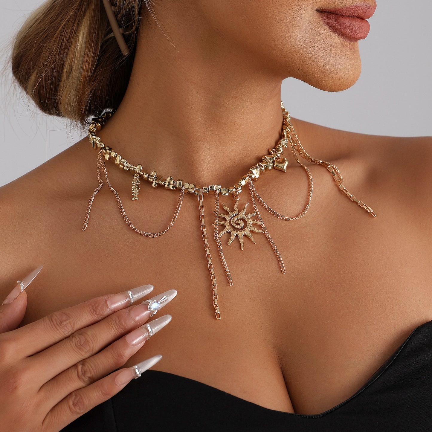 Fashion Geometric Sunflower Alloy Plated Necklace with Heart Tassel for Women