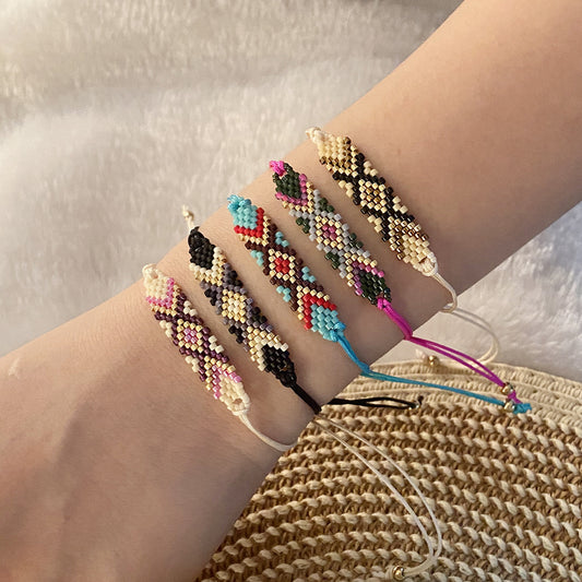 Bracciale Bohemien da Donna Intrecciato con Perline e Design Geometrico in Vetro