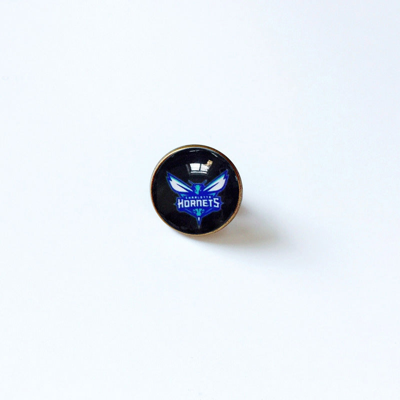 Pin de solapa metálico de equipos de baloncesto retro de la NBA - Insignia con gema vintage - Broche de Kobe Curry - Regalo para fans - Unisex