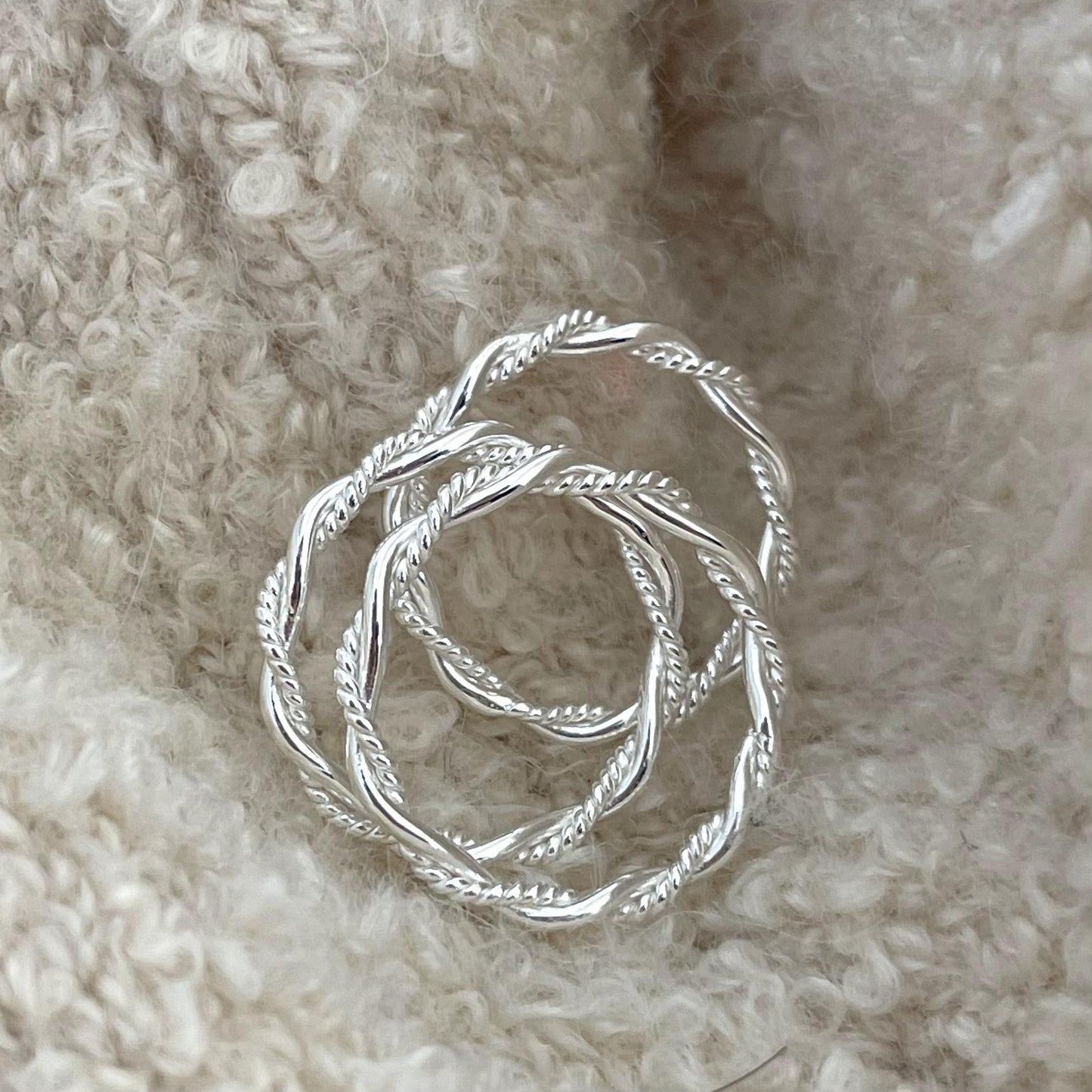 Anello Nodo a Cuore Minimalista in Argento Sterling 925 Placcato per Donna