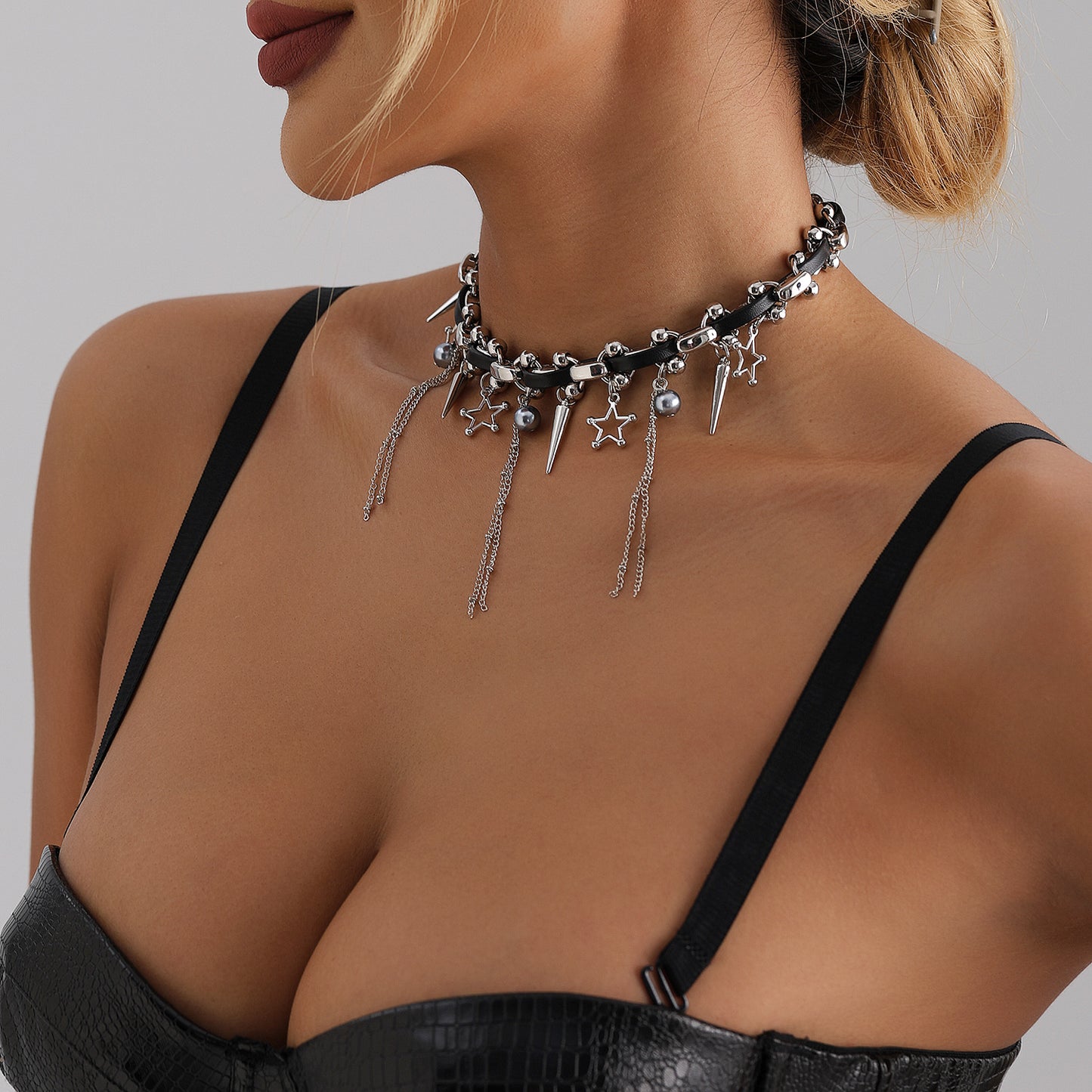 Punk Gothic Star Pendant Choker Necklace for Women with Alloy Body and Electroplated Finish
