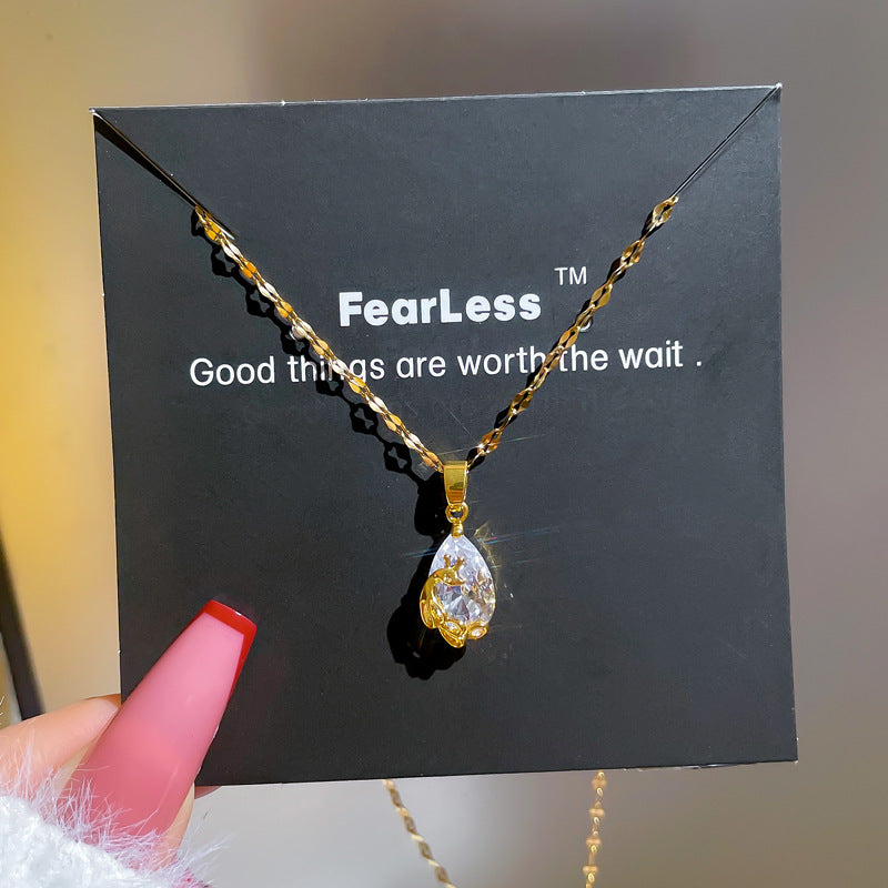 Collana con Pendente a Goccia d'Acqua a Fenice in Acciaio al Titanio di Lusso con Intarsio Completo di Strass, Design Minimalista di Ispirazione Coreana per Donna