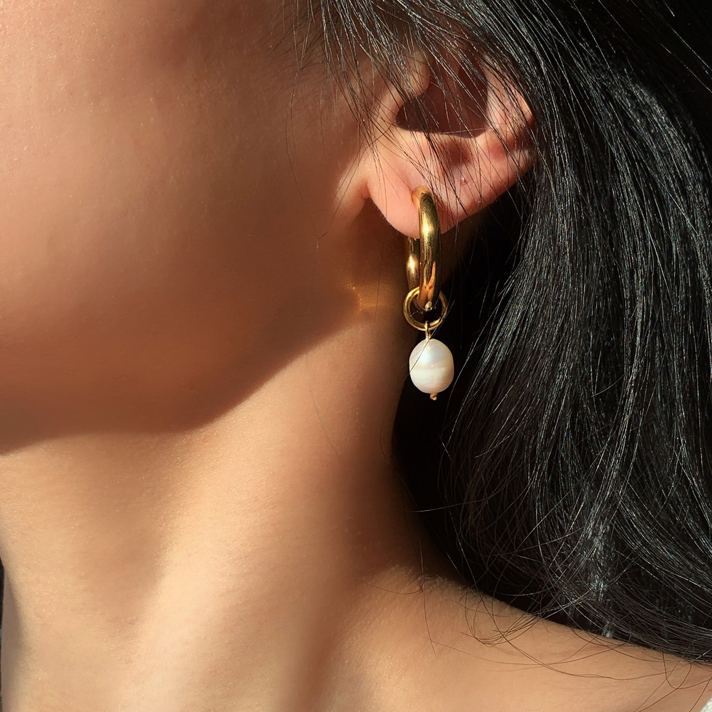 Pendientes de aro circulares de acero inoxidable chapados en oro de 18 quilates ligeros vintage franceses para mujer
