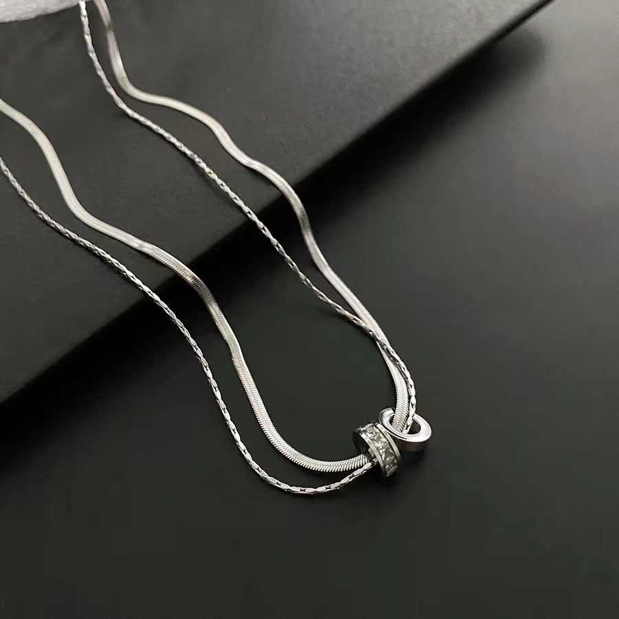 Collana pendente con quadrifoglio in acciaio al titanio placcato oro rosa 18 carati minimalista di lusso da donna