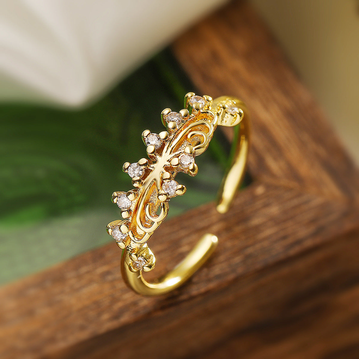Minimalist Geometric Open Ring for Women in Copper with Micro-Paved Zirconia