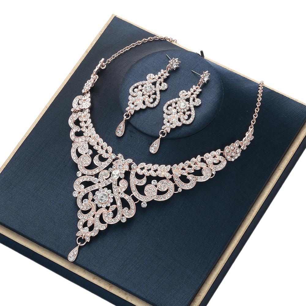 Set di collana e orecchini da donna esagerati, stile vintage, a forma di cuore e goccia, in lega di zinco con intarsi in strass e catena a maglia O