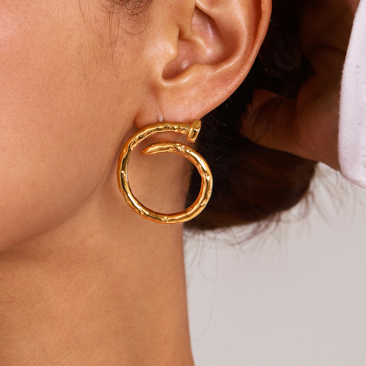 Aretes geométricos de acero inoxidable con baño para mujer, joyería minimalista y moderna