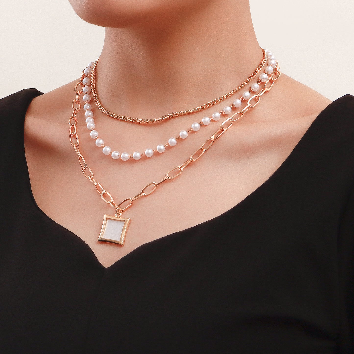Minimalist Vintage Square Mother-of-Pearl Pendant Necklace for Women with Alloy Chain and Electroplated Finish