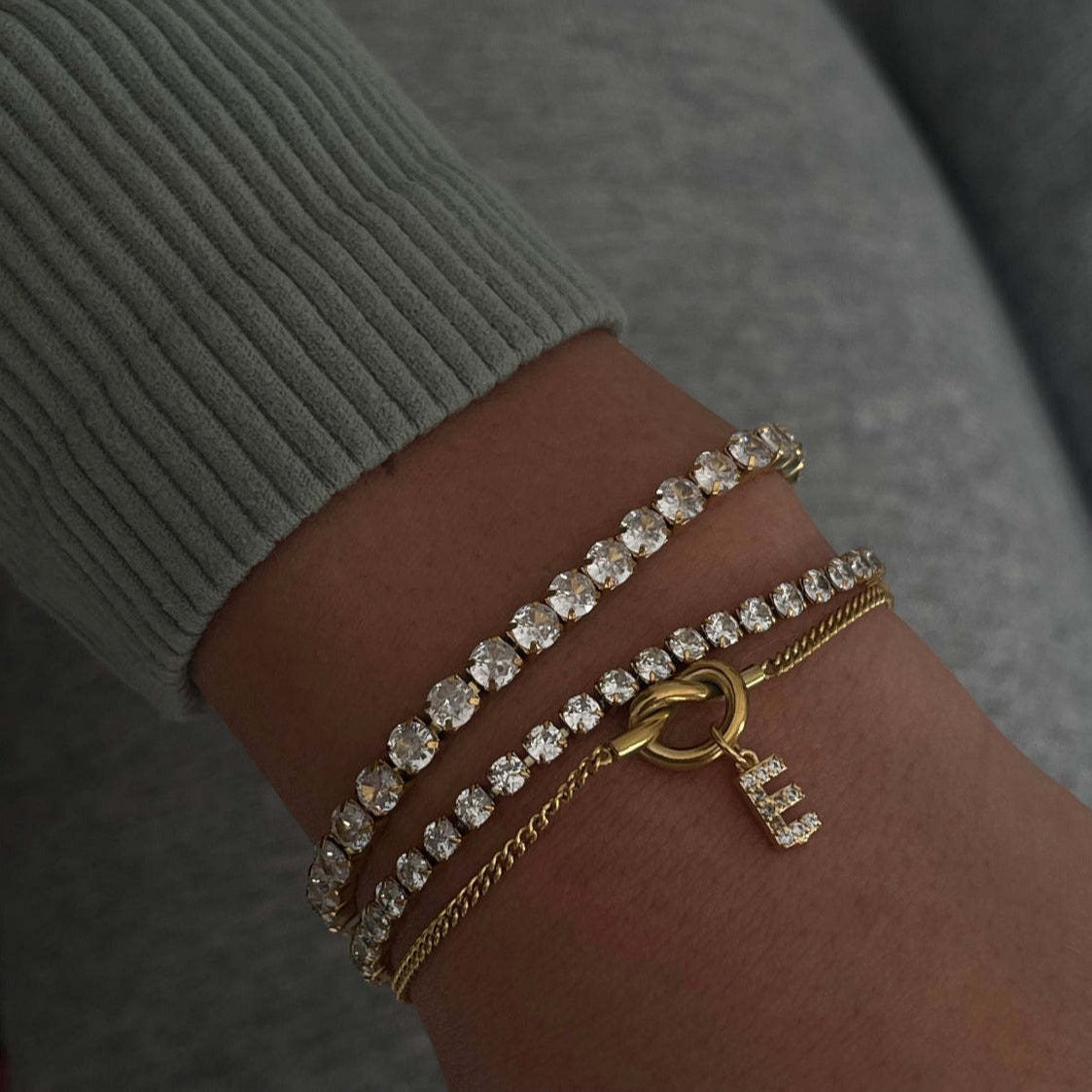 Minimalist Gold Plated Stainless Steel Letter Heart Charm Bar with Rhinestone Inlay on Cuban Link Chain for Women