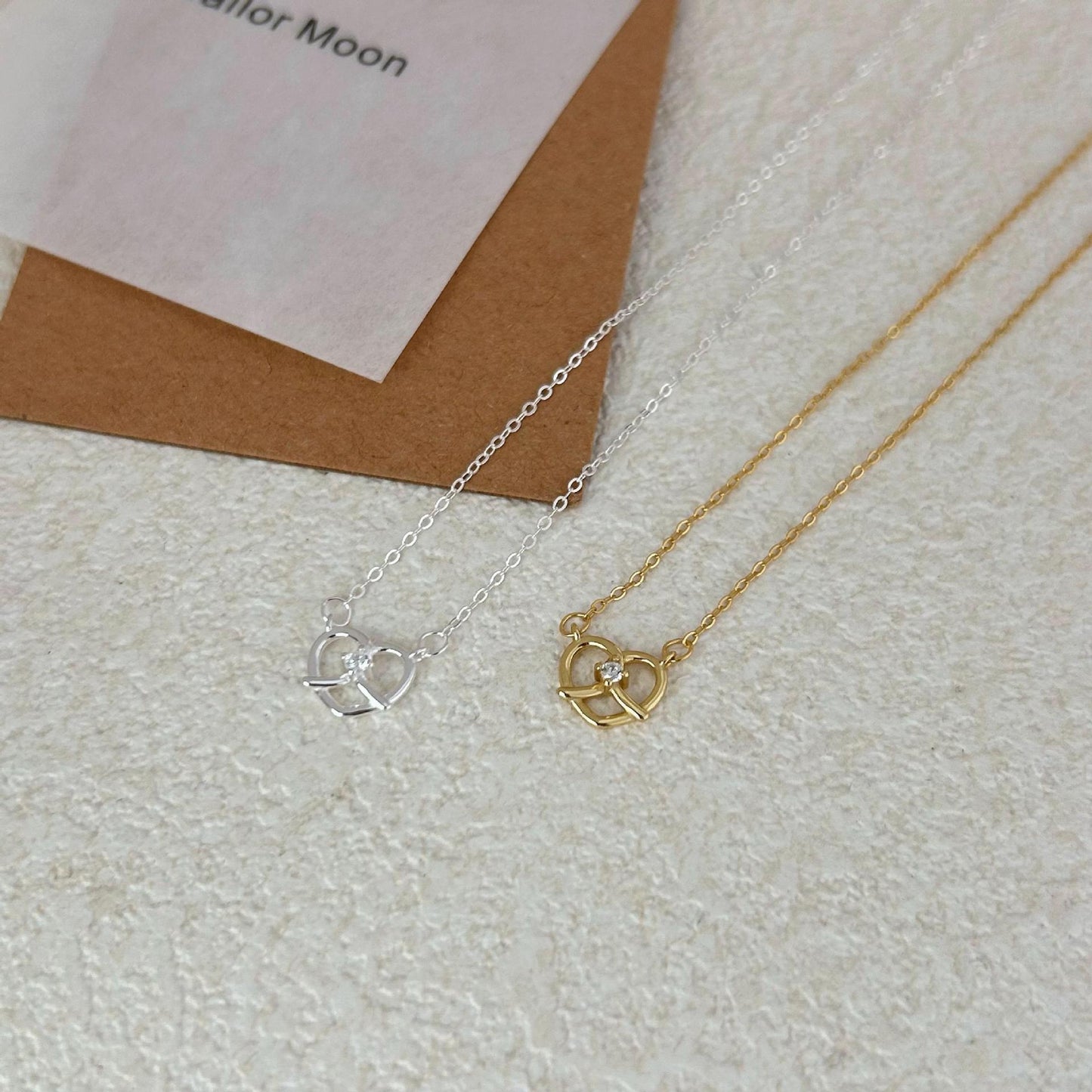 Collana Minimalista a Cuore in Argento Sterling 925 con Intarsio di Strass e Finitura Placcata