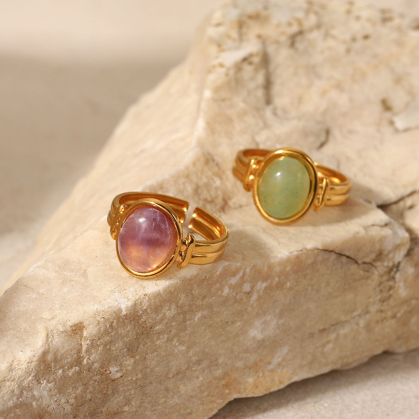 Anillo de Acero Inoxidable Estilo Ins Geométrico con Baño de Oro de 18K y Acento de Piedra Semipreciosa Ovalada Verde Púrpura para Mujer